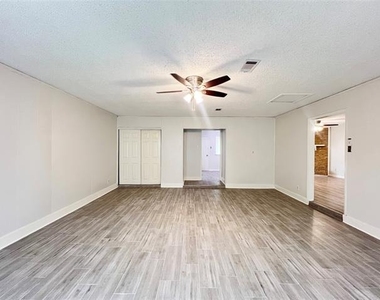 2121 Spanish Trail - Photo Thumbnail 7