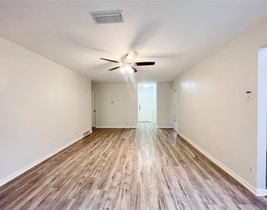 2121 Spanish Trail - Photo Thumbnail 3