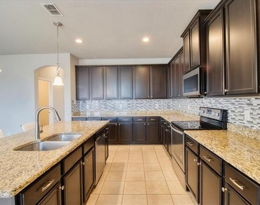 3012 Whitetail Chase Drive - Photo Thumbnail 4