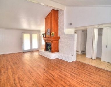 1412 West Shore Drive - Photo Thumbnail 2