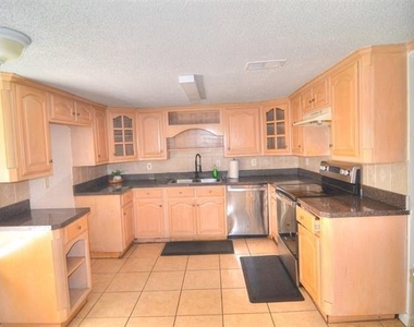 1412 West Shore Drive - Photo Thumbnail 3