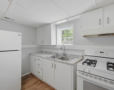 310 S Barrett Avenue - Photo Thumbnail 8