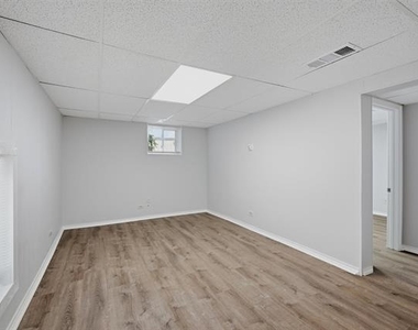 310 S Barrett Avenue - Photo Thumbnail 3