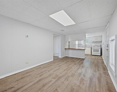 310 S Barrett Avenue - Photo Thumbnail 6