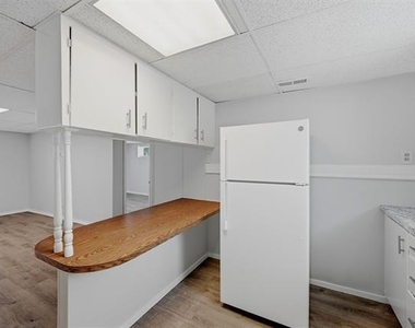 310 S Barrett Avenue - Photo Thumbnail 9