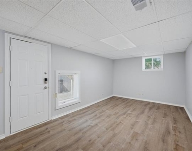 310 S Barrett Avenue - Photo Thumbnail 4