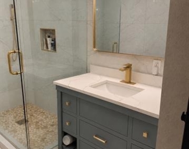 2122 Riviera Drive - Photo Thumbnail 5
