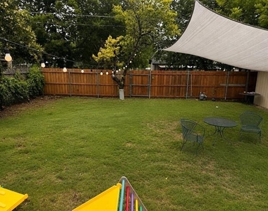 2122 Riviera Drive - Photo Thumbnail 7