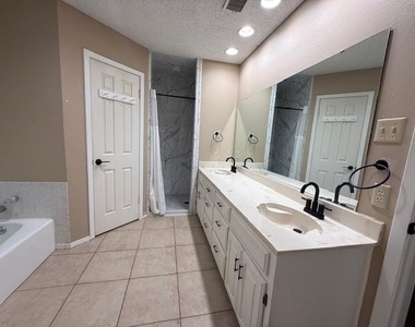 7933 Hearne Drive - Photo Thumbnail 10
