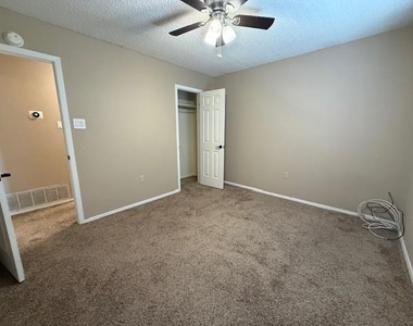 7933 Hearne Drive - Photo Thumbnail 15