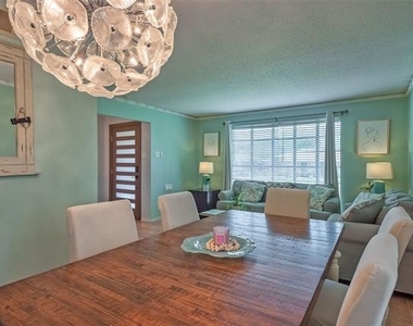 5739 Banting Way - Photo Thumbnail 3