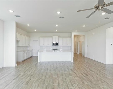 3104 Palmetto Place - Photo Thumbnail 8