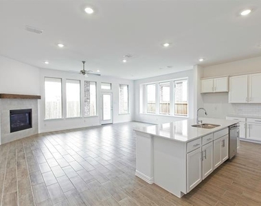 3104 Palmetto Place - Photo Thumbnail 5