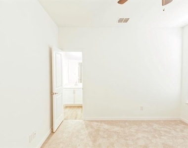 3104 Palmetto Place - Photo Thumbnail 39