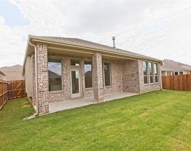 3104 Palmetto Place - Photo Thumbnail 2