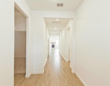 3104 Palmetto Place - Photo Thumbnail 4