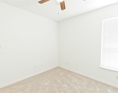 3104 Palmetto Place - Photo Thumbnail 34