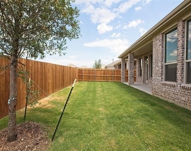 3104 Palmetto Place - Photo Thumbnail 3