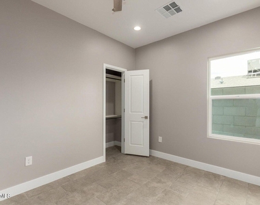 2336 E Harvard Street - Photo Thumbnail 12