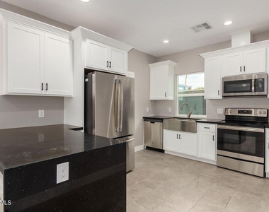 2336 E Harvard Street - Photo Thumbnail 2