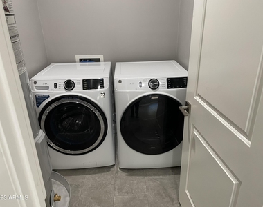 2336 E Harvard Street - Photo Thumbnail 14