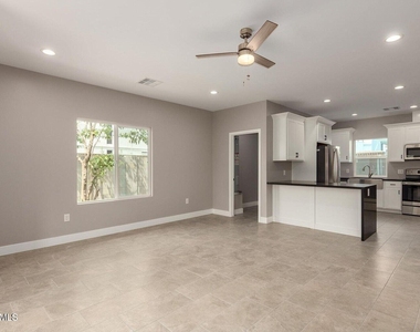 2336 E Harvard Street - Photo Thumbnail 5