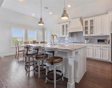 536 Inwood Street - Photo Thumbnail 8