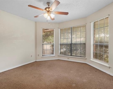 713 Penn Place - Photo Thumbnail 8
