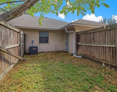 713 Penn Place - Photo Thumbnail 14
