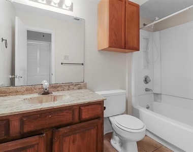 713 Penn Place - Photo Thumbnail 13
