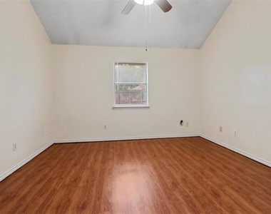 713 Penn Place - Photo Thumbnail 9