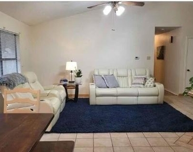 1604 Texas Oak Way - Photo Thumbnail 2