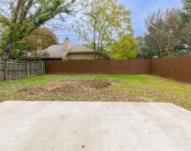 2239 Turf Club Drive - Photo Thumbnail 20