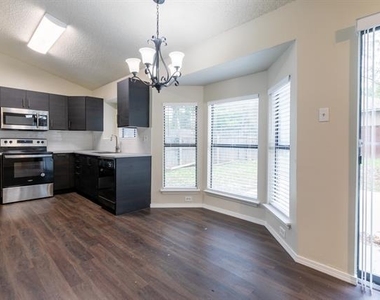 2239 Turf Club Drive - Photo Thumbnail 11