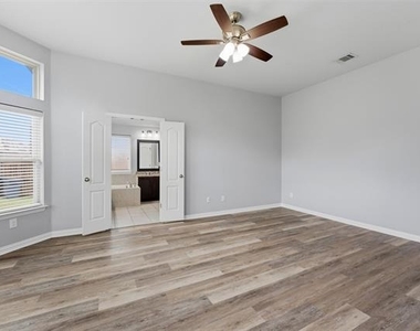 453 Rockaway Drive - Photo Thumbnail 6