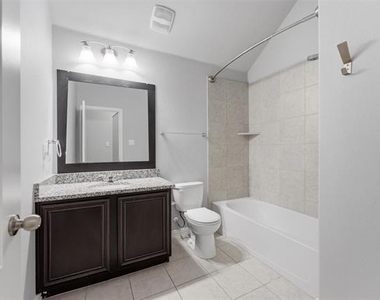 453 Rockaway Drive - Photo Thumbnail 11