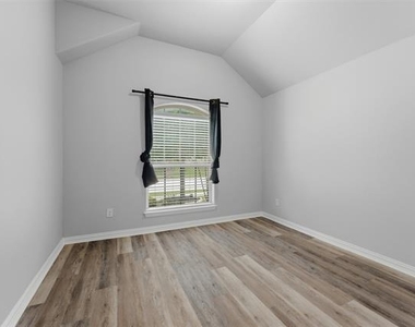 453 Rockaway Drive - Photo Thumbnail 10