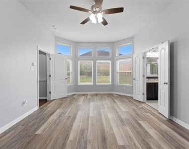 453 Rockaway Drive - Photo Thumbnail 4