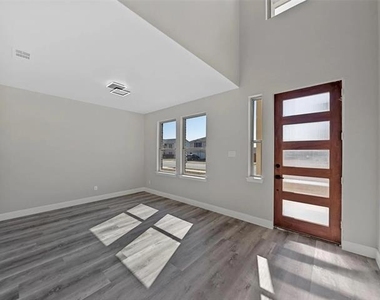 1063 Lake Trail Drive - Photo Thumbnail 22