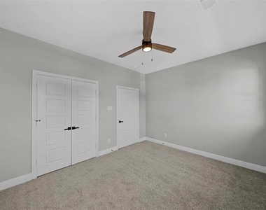 1063 Lake Trail Drive - Photo Thumbnail 10