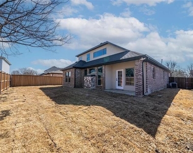 1063 Lake Trail Drive - Photo Thumbnail 3