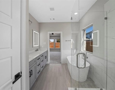 1063 Lake Trail Drive - Photo Thumbnail 7