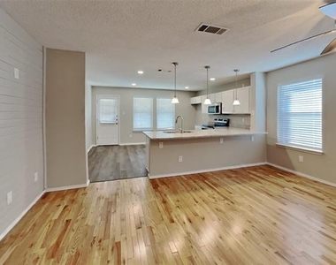 124 Stanford - Photo Thumbnail 1