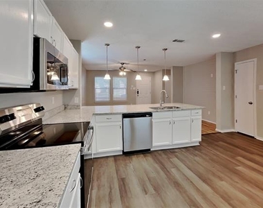 124 Stanford - Photo Thumbnail 4