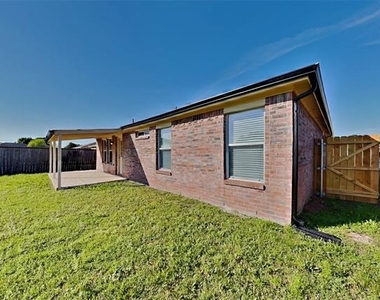 124 Stanford - Photo Thumbnail 16