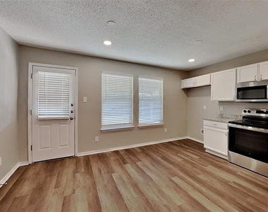 124 Stanford - Photo Thumbnail 3