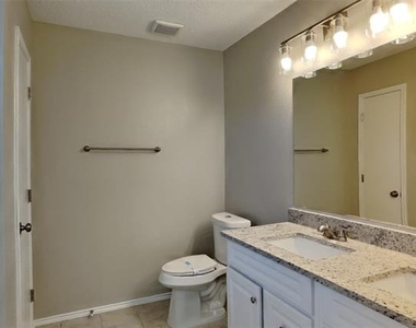 124 Stanford - Photo Thumbnail 7