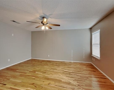 124 Stanford - Photo Thumbnail 6