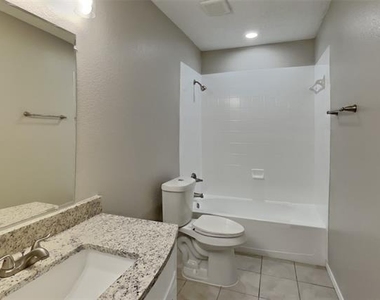 124 Stanford - Photo Thumbnail 14