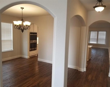 2113 Burke Drive - Photo Thumbnail 6